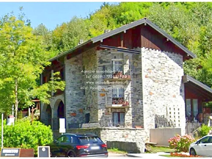 Casa con 6 locali in vendita in Via Alpe Pala, Miazzina