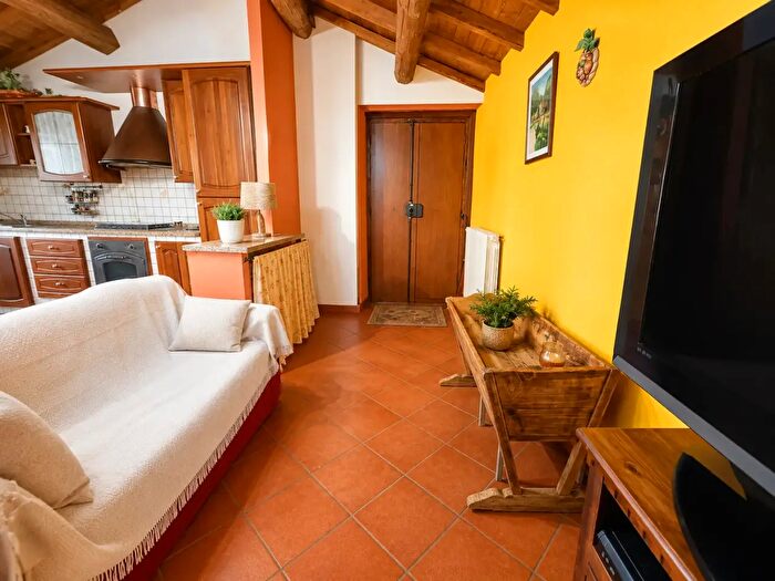 Appartamento bilocale in vendita in Vicolo del Colle, Castel Madama