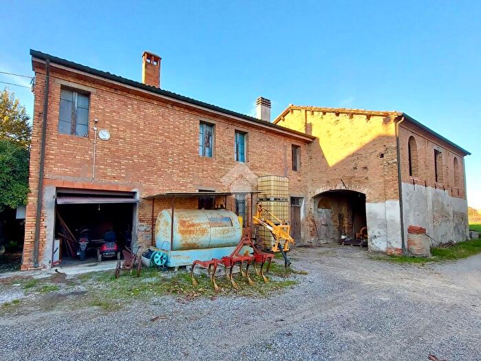 Casa con 6 locali in vendita in Via San Savino, Alfonsine