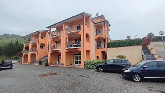 Appartamento quadrilocale in vendita in Mandatoriccio Cda Aprocello, Crosia