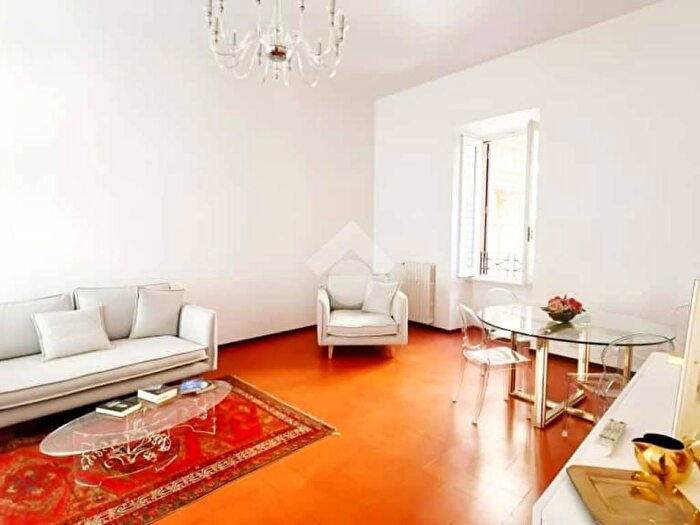 Appartamento bilocale in affitto in Via di SantEufemia, Trevi, Roma