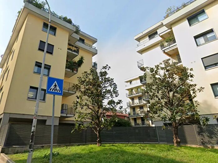 Appartamento trilocale in affitto in Via Francesco Anzani, Como
