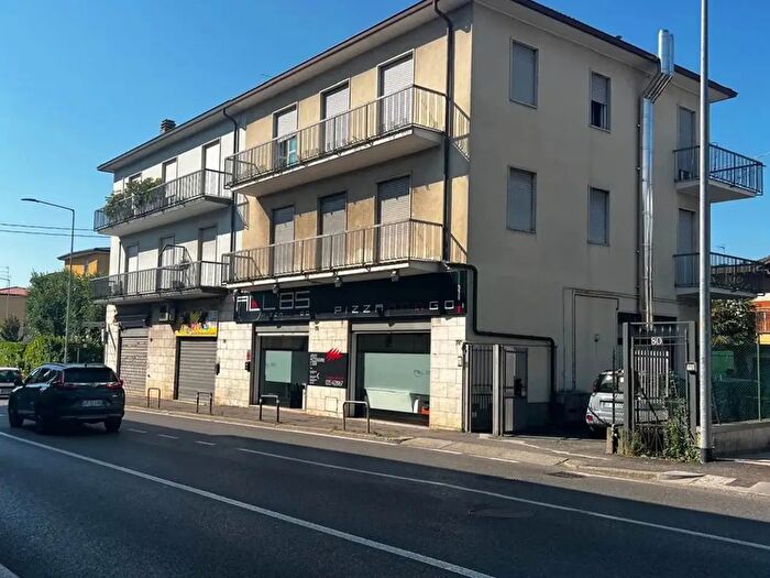 Appartamento quadrilocale in vendita in Via Ruggeri da Stabello, Bergamo