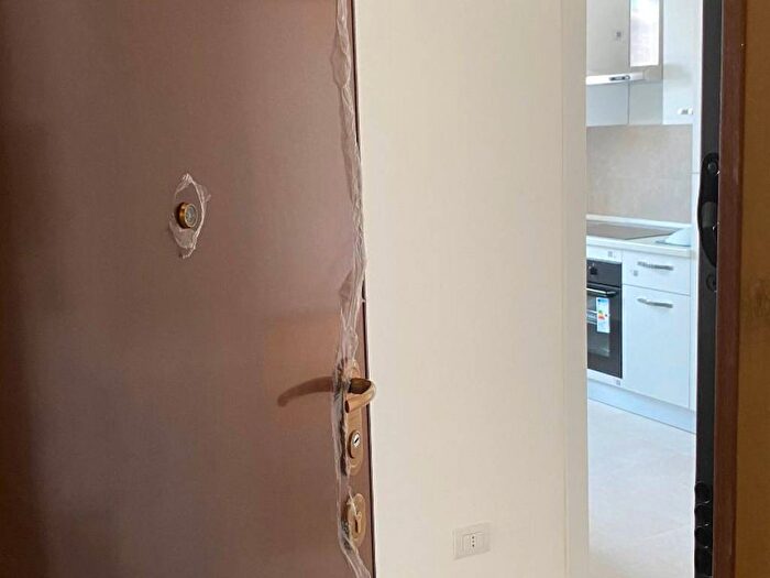 Appartamento bilocale in affitto in Via Andrea Maffei, Montenero, Milano