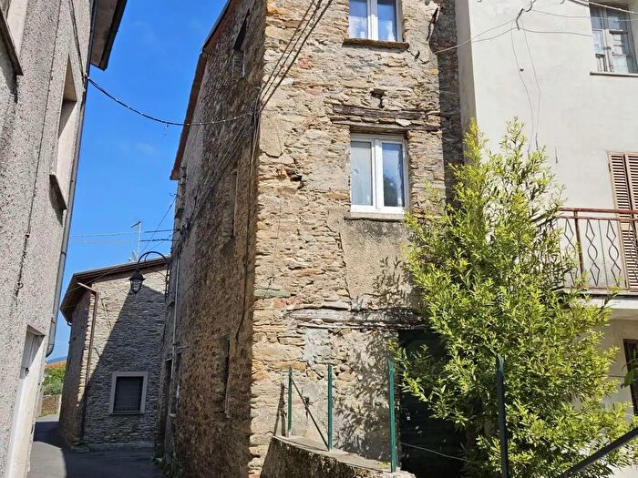 Casa trilocale in vendita in Via Gori, Montignoso