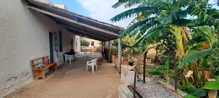 Casa con 9 locali in vendita in Marsala