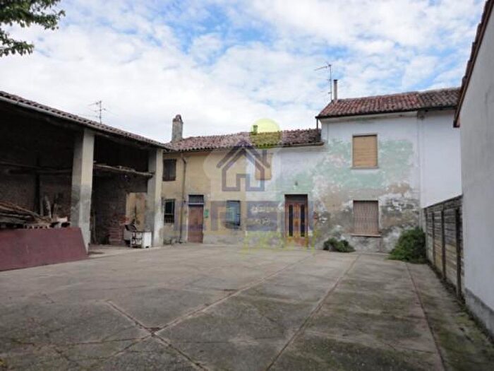 Casa con 6 locali in vendita in Vicolo Pace, Motta Baluffi