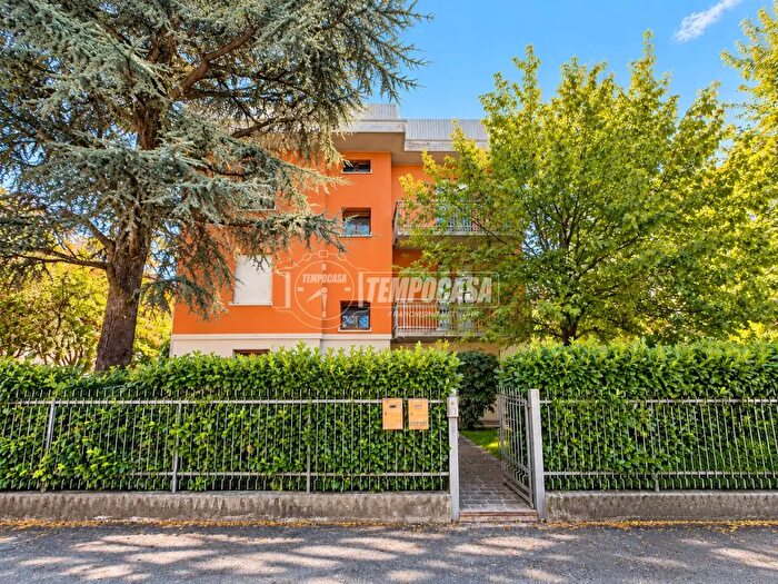 Appartamento con 6 locali in vendita in Via Carlo Goldoni, Mirandola