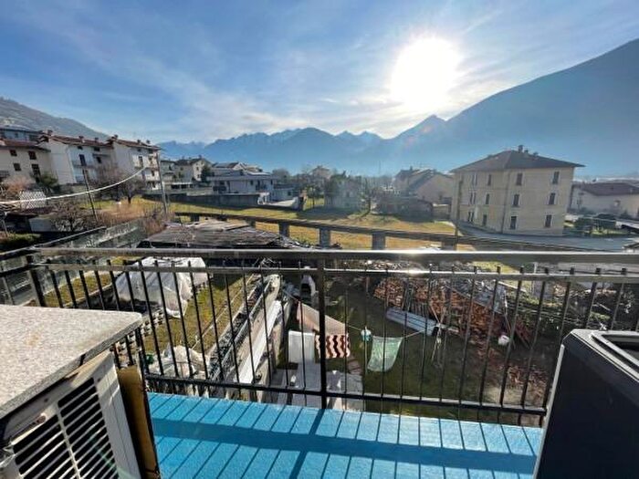 Appartamento trilocale in vendita in Via Valeriana, Traona