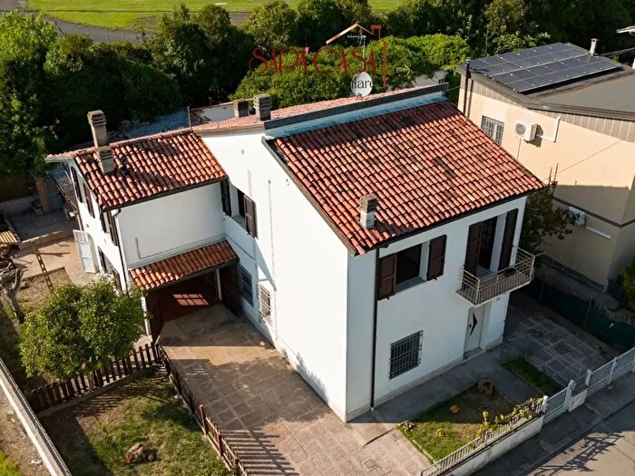 Casa con 5 locali in vendita in Alfonsine