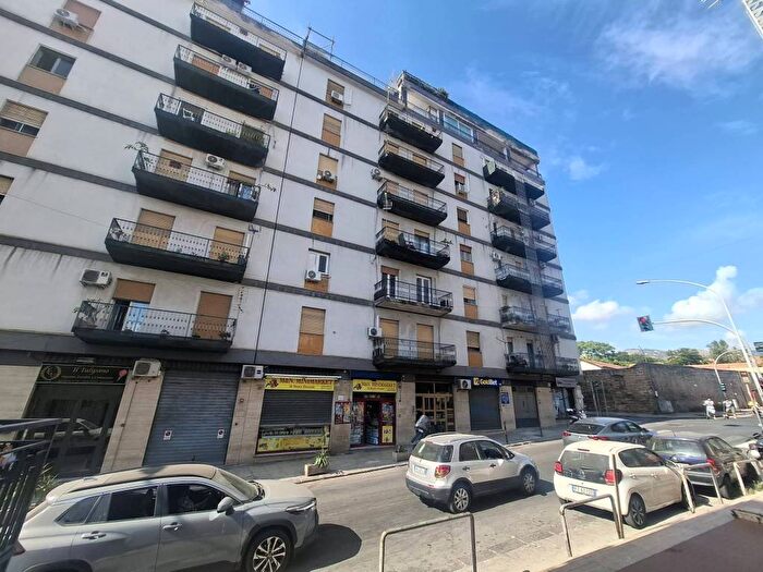 Appartamento trilocale in affitto in Via Cappuccini, Calatafimi Bassa Indipendenza, Palermo