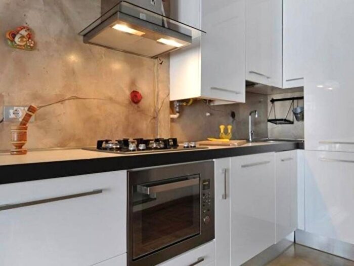 Appartamento trilocale in affitto in Via Paoli, Navigli Darsena, Milano