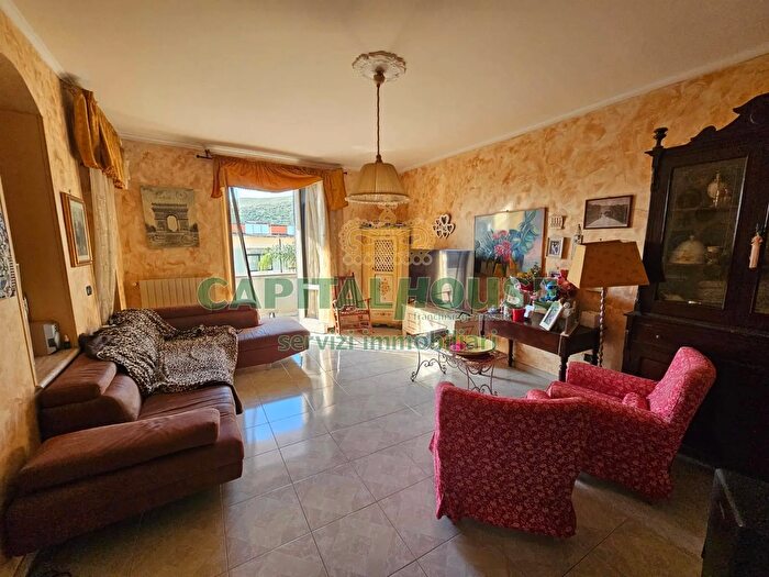 Appartamento con 5 locali in vendita in Rocco, Camigliano