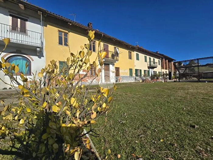 Casa con 6 locali in vendita in Frazione San Giulio, San Damiano DAsti