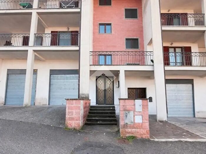 Appartamento trilocale in vendita in Via Marzabotto, Orte