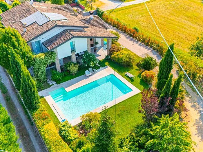 Casa con 6 locali in vendita in Via Piacentini, Sant'Ilario D'Enza
