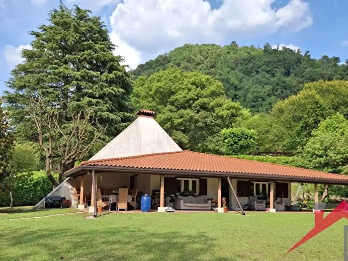 Casa quadrilocale in vendita in Villa D'Adda