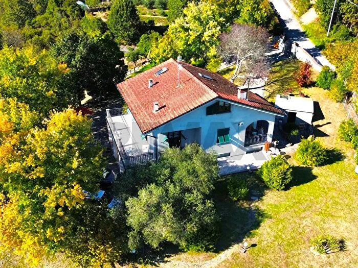 Casa con 10 locali in vendita in Via Bozzolo, Brugnato