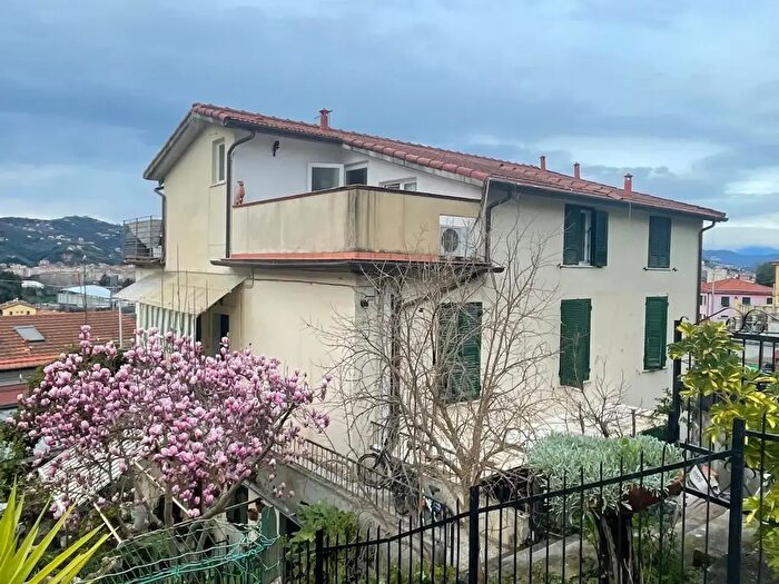 Appartamento con 5 locali in vendita in Via Fontanella, La Spezia