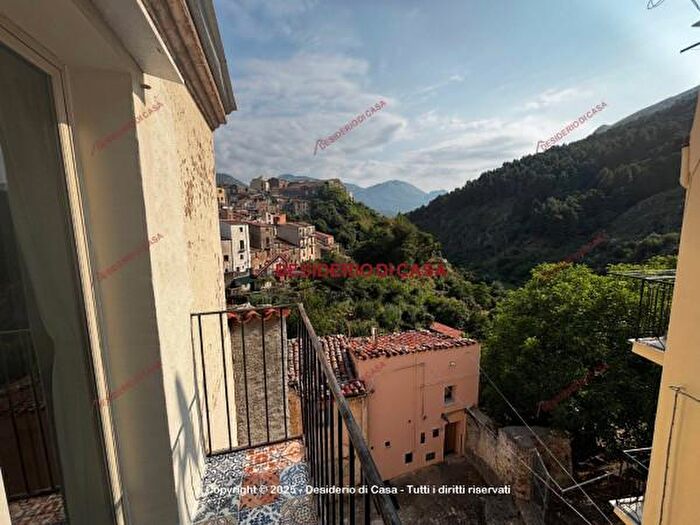 Casa con 5 locali in vendita in Via San Michele, Isnello