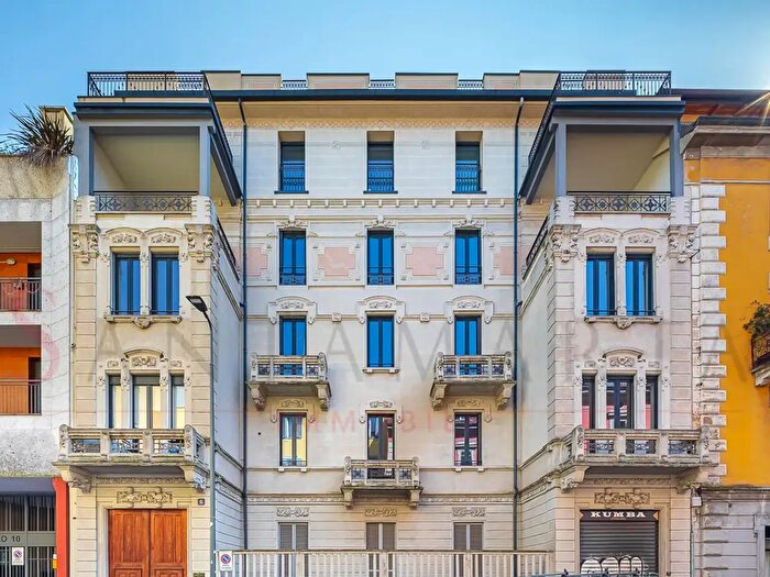 Appartamento quadrilocale in vendita in Via Giovanni Battista Morgagni, Milano