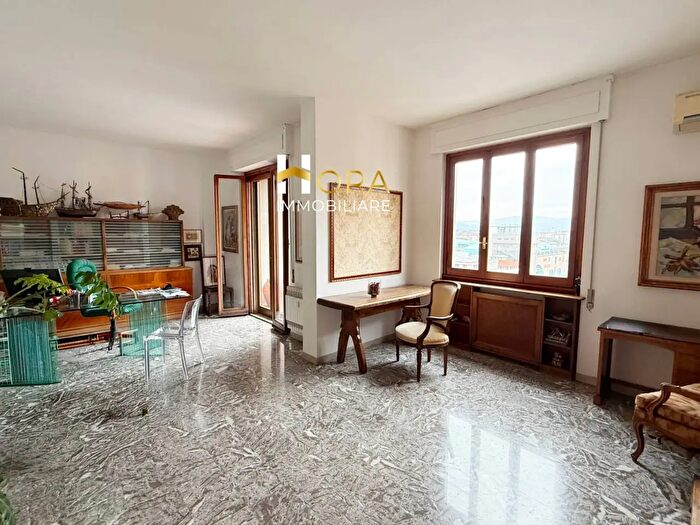 Appartamento con 5 locali in vendita in Via Stradivari, Firenze