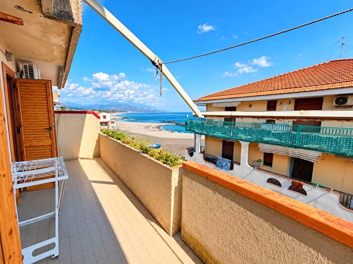 Appartamento trilocale in vendita in Via Spiaggia, Mascali