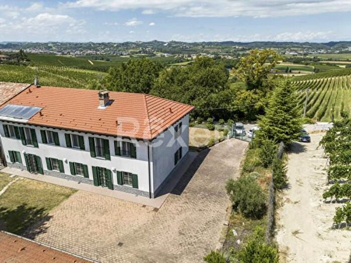 Casa con 6 locali in vendita in Mombaruzzo