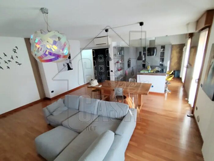 Appartamento trilocale in vendita in Via Dario Varotari, Padova
