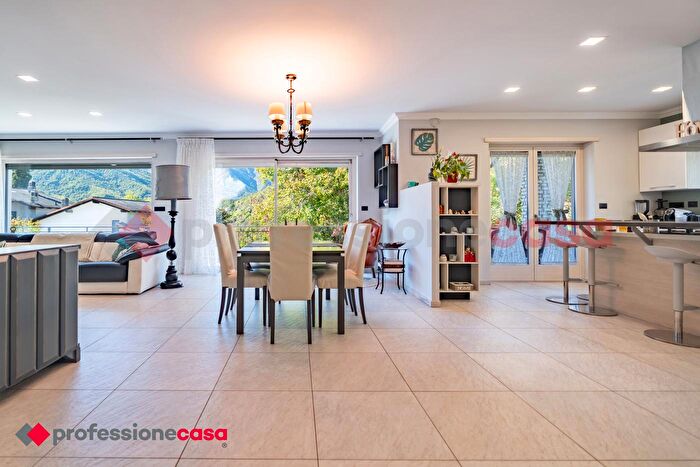 Appartamento con 5 locali in vendita in Strada della Baisa, Perosa Argentina