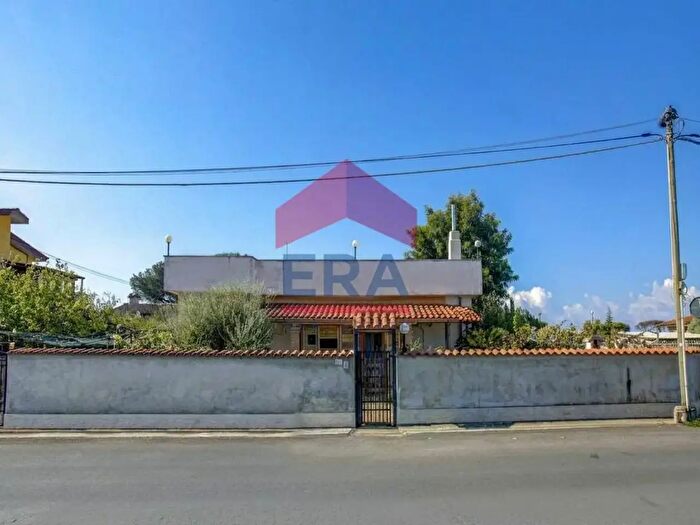 Casa trilocale in vendita in Via Legnano, Ardea