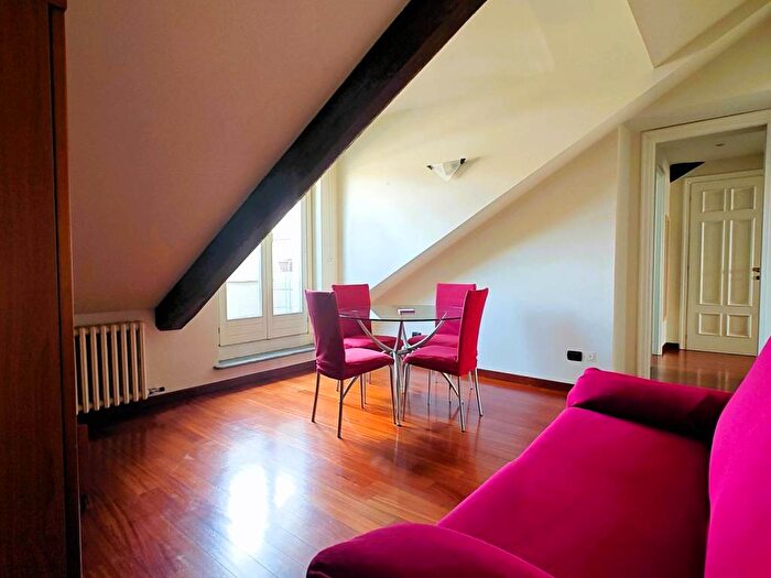 Appartamento quadrilocale in affitto in Via Cernaia, Piazza Solferino, Torino