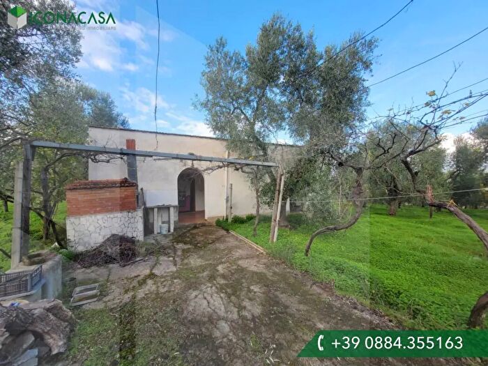 Casa quadrilocale in vendita in Strada Statale SNC, Vieste