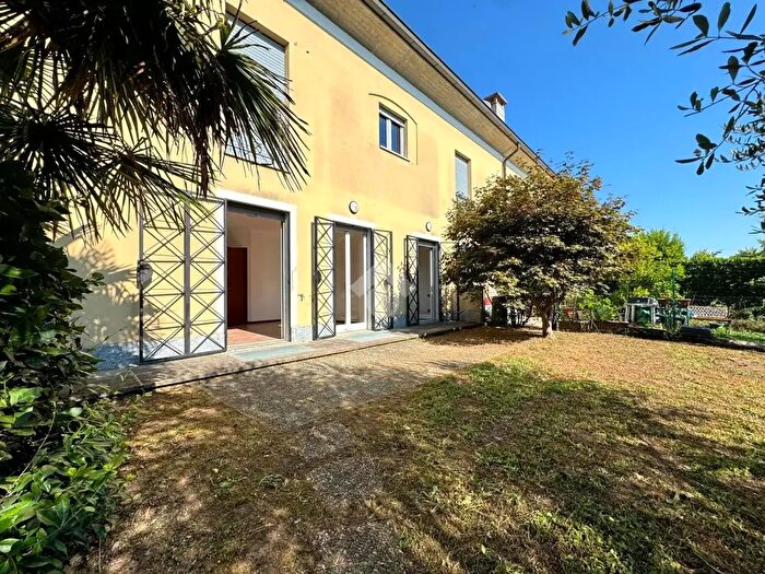 Appartamento trilocale in vendita in Via Leone XIII, Casatenovo