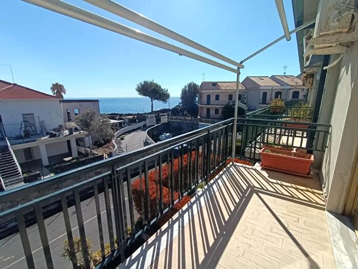 Appartamento bilocale in vendita in Via Barbiano, Acireale