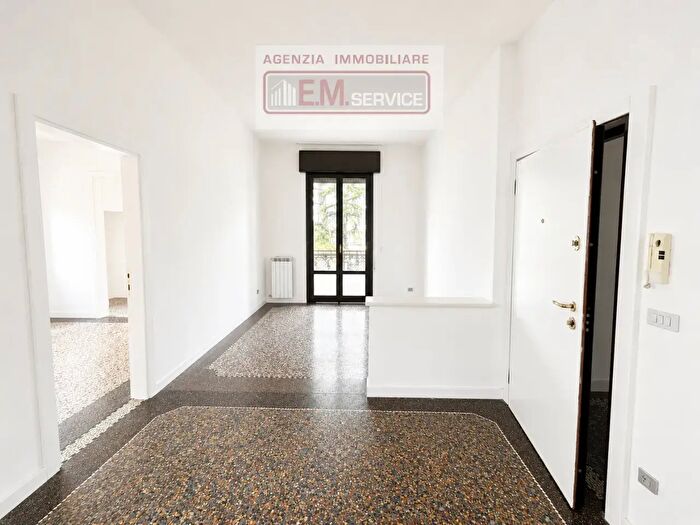 Appartamento trilocale in vendita in Via delle Tofane, Venezia