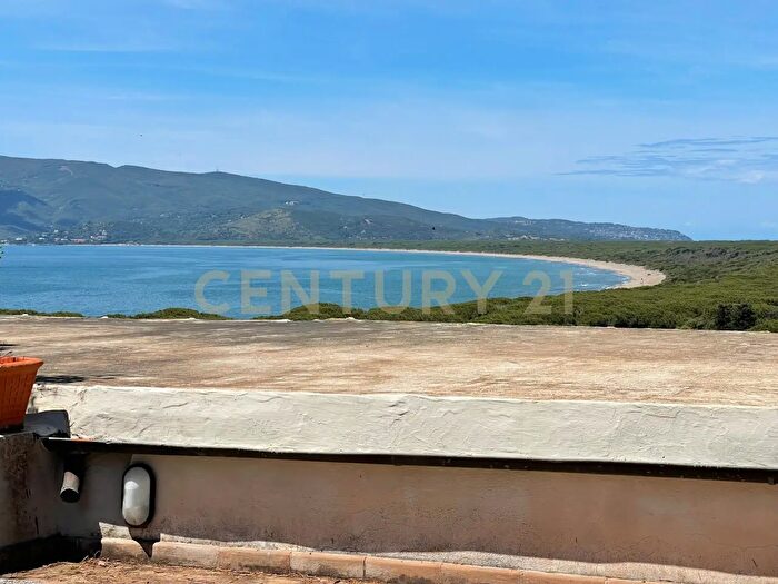 Appartamento trilocale in affitto in Via delle Mimose, Orbetello