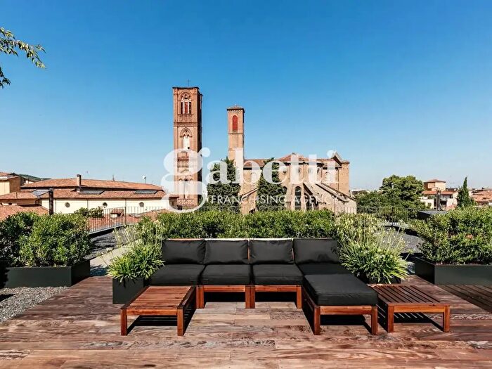 Appartamento con 5 locali in affitto in Piazza Malpighi, Bologna