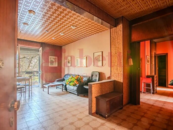 Appartamento trilocale in vendita in Via SantAmpellio, Milano