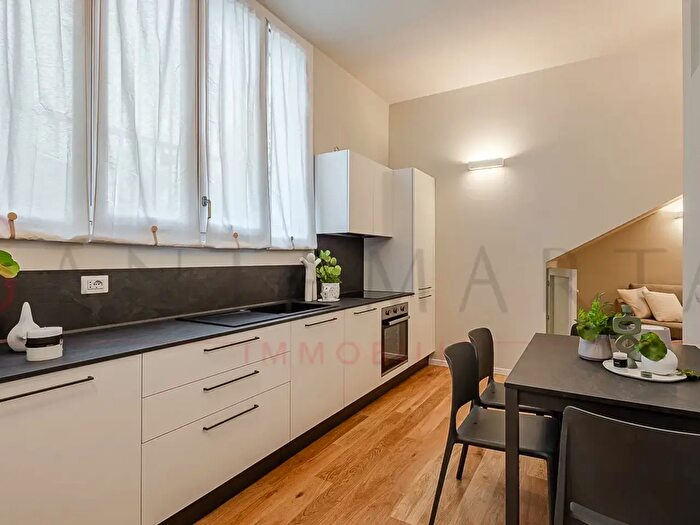 Appartamento trilocale in vendita in Via Francesco Primaticcio, Milano