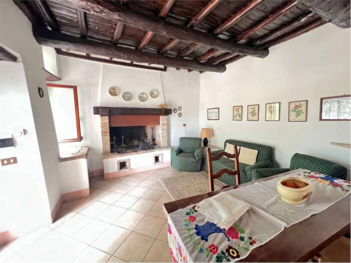 Appartamento trilocale in affitto in Collicelli, Castel Ritaldi La Bruna, Spoleto