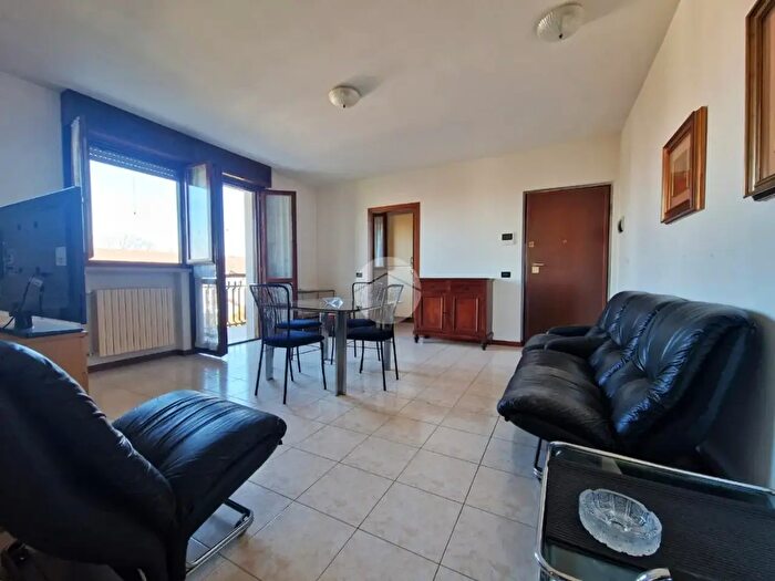 Appartamento bilocale in vendita in Via San Bolivar, Borgo Virgilio