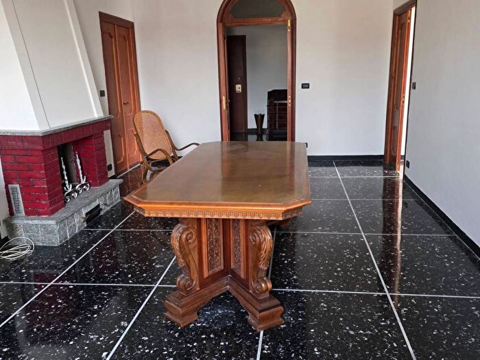 Appartamento con 6 locali in affitto in Corso Italia, Centro Storico, Savona