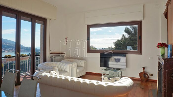 Appartamento con 5 locali in affitto in Via Pianelloni, Lerici