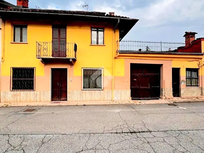 Case in Vendita e in Affitto - 2