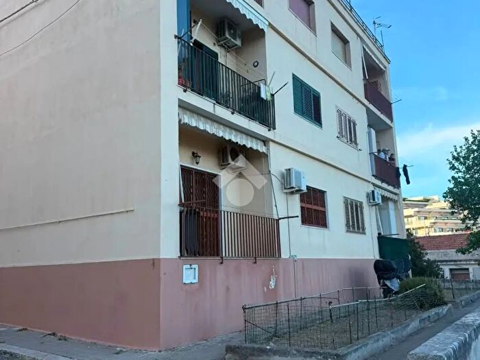 Appartamento trilocale in affitto in Via Antonino Bertuccio, Messina