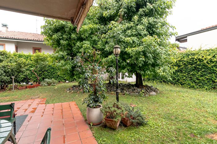 Casa quadrilocale in vendita in Via Capitano Mario Riva, Lentate Sul Seveso