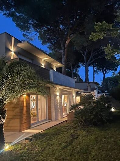 Casa con 5 locali in affitto in Viale Milano, Milano Marittima, Cervia
