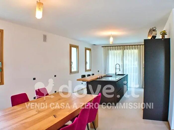 Casa con 6 locali in vendita in Via Roma d, Rubano