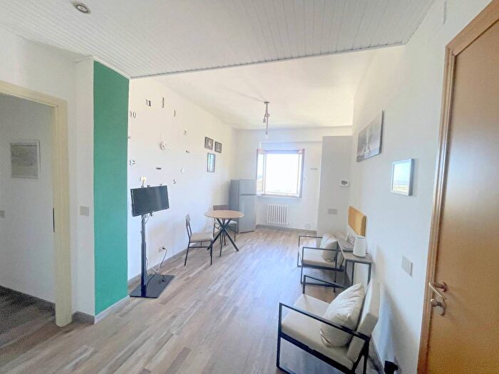 Appartamento trilocale in affitto in Centro, Osimo
